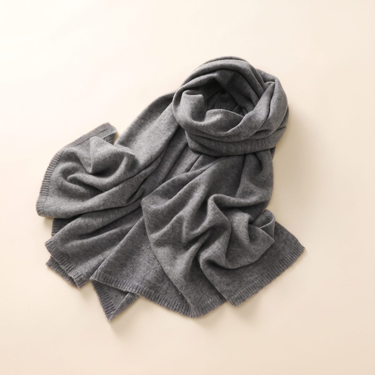 Écharpe en cachemire gris foncé